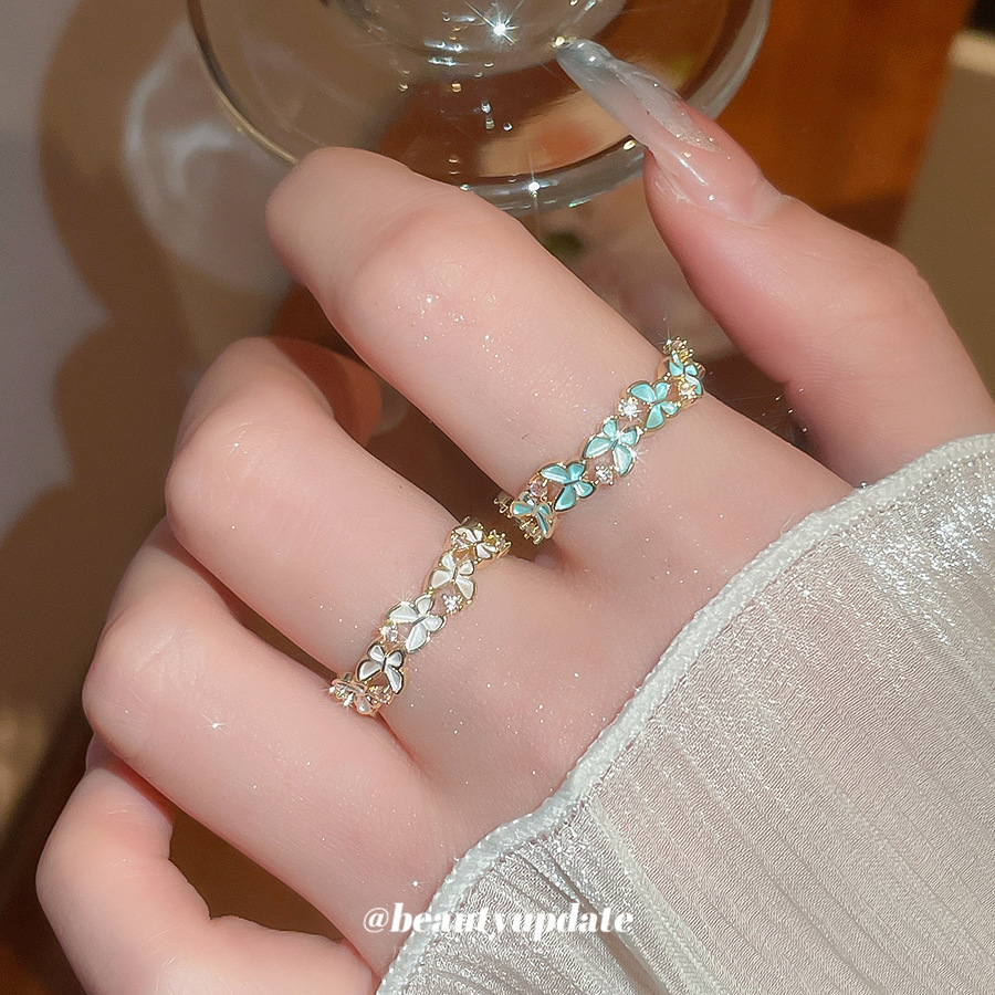 Bague élégante et raffinée, ornée d'une fleur en zircon et plaquée or véritable, pour l'index._voghion.com