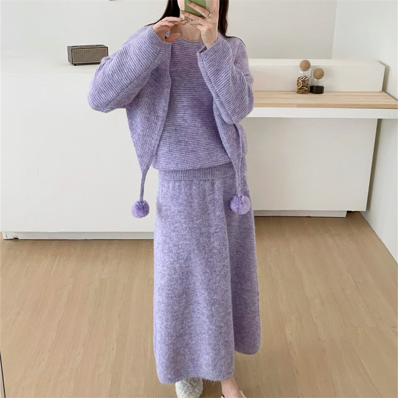 New autumn and winter design scarf, elegant knitted sweater three-piece set, loose and slimming skirt and sweater set for women
