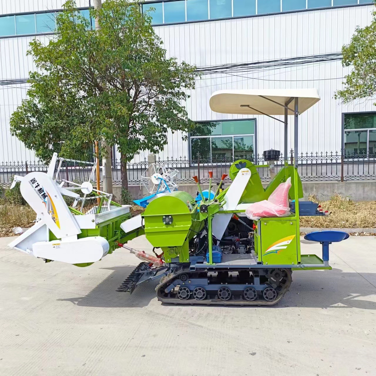 25马力麦种小麦大豆联合收割机 转弯方便 4LZ-1.0小型联合收割机