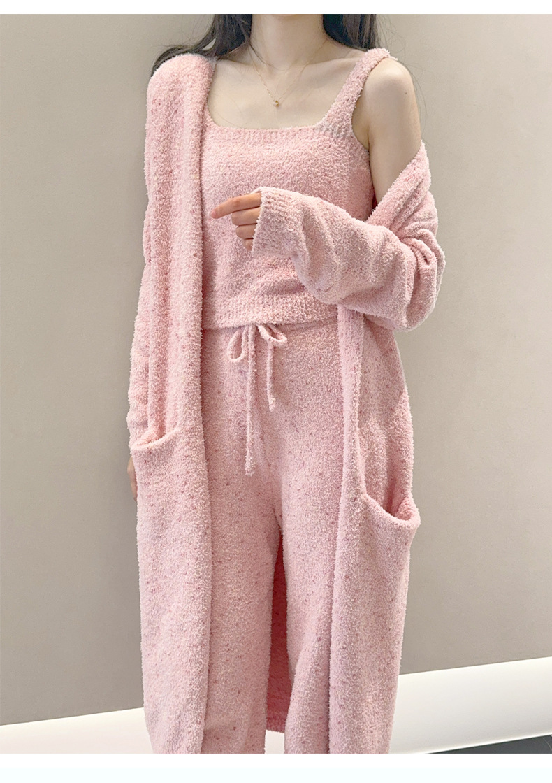 ストライプの半分のベルベットのパジャマの女性の月子服の3つのセットの保温性の厚いカーディガンの柔らかい綿の冬は家の服を着ることができます。