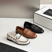 �W��վŮЬ26�����r��ײɫܛ�^��ţƤ�A�^���e���m��ȸ�������Ь