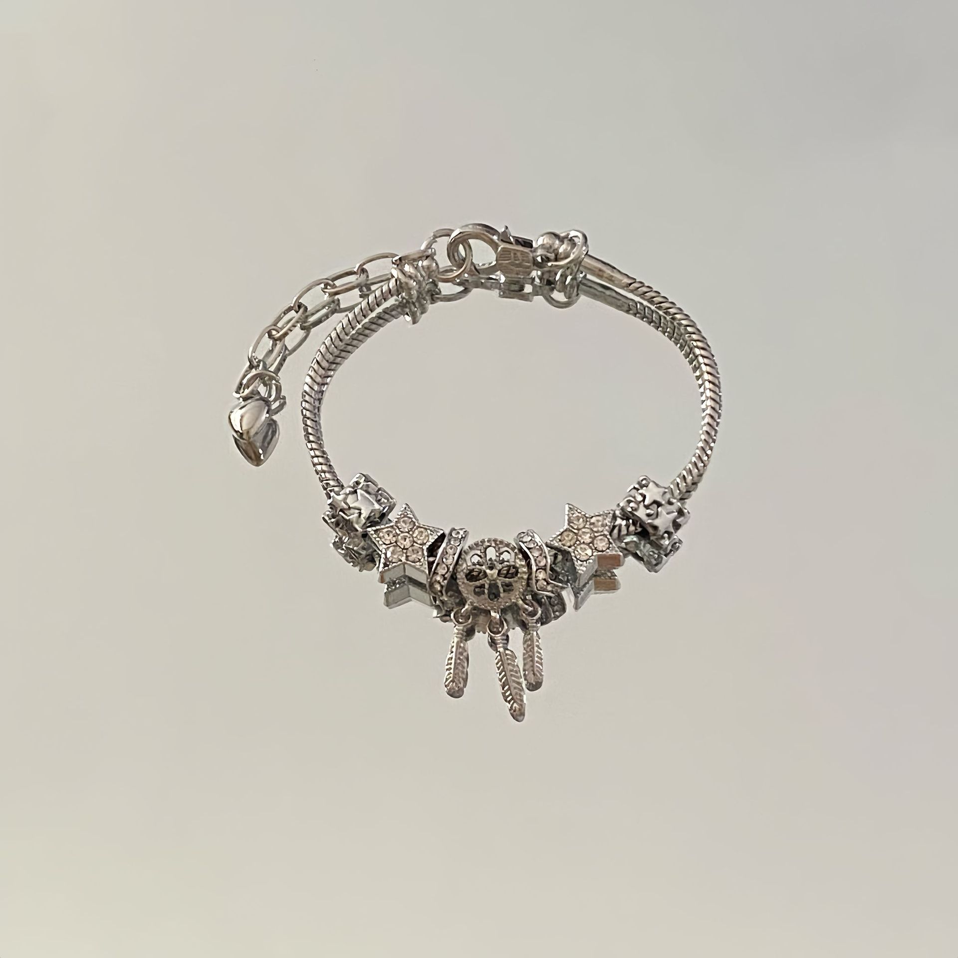 Bracelet en perles avec pendentif attrape-rêves queue de poisson_voghion.com