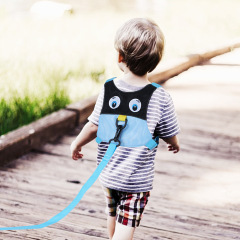 ハッピーウォークの新型赤ちゃんアニメの牽引縄は、子供の子供の神器アマゾンの爆発物を持っています。