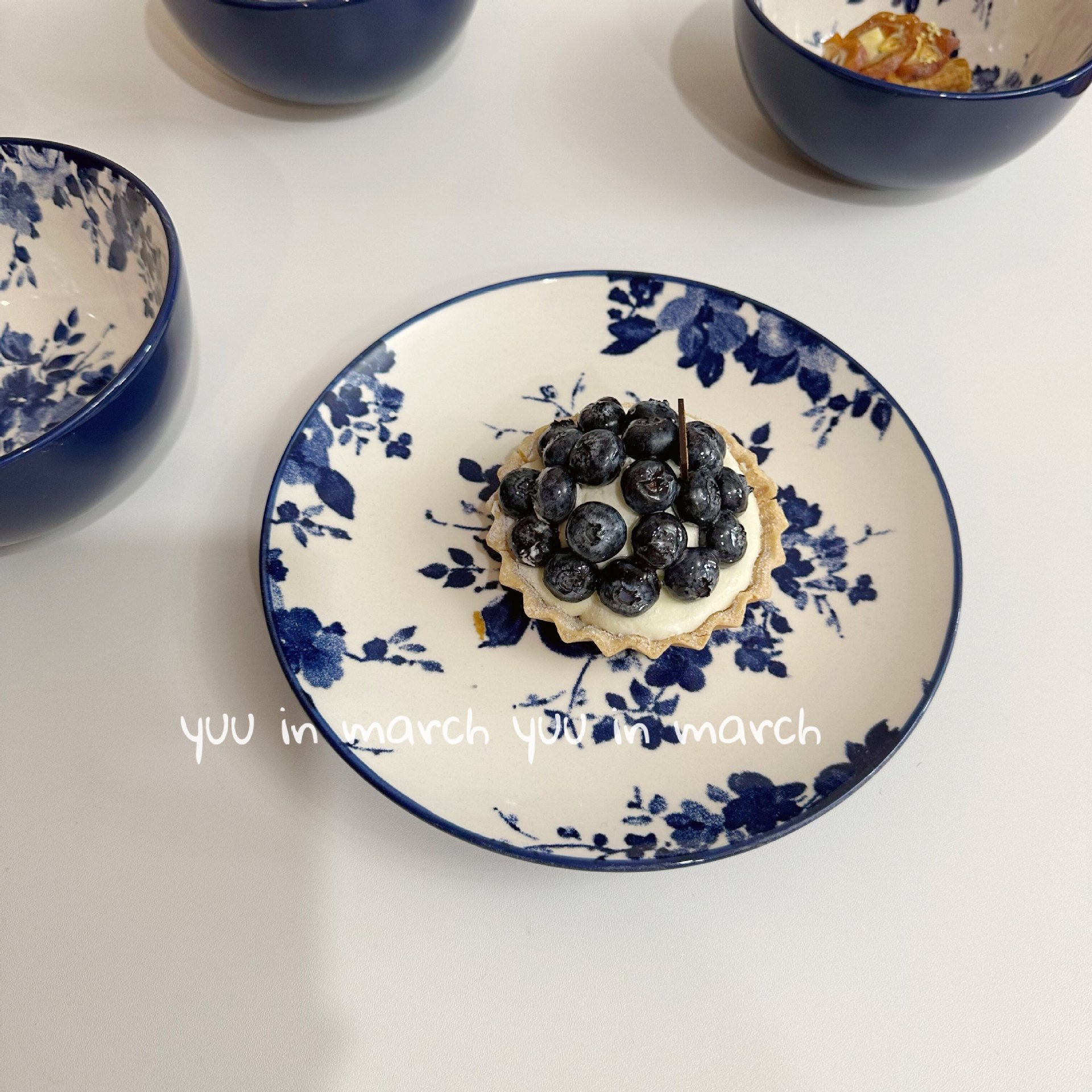 연한 갈색 파란색 꽃 디너 플레이트 8.5inch