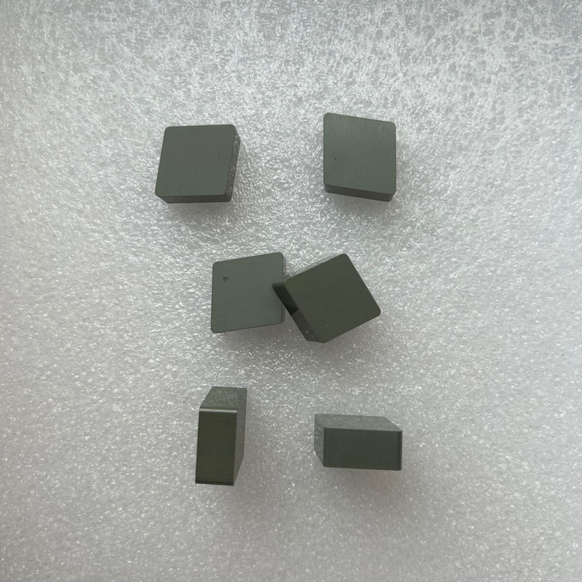 更先进晶须增韧陶瓷刀具/刀片