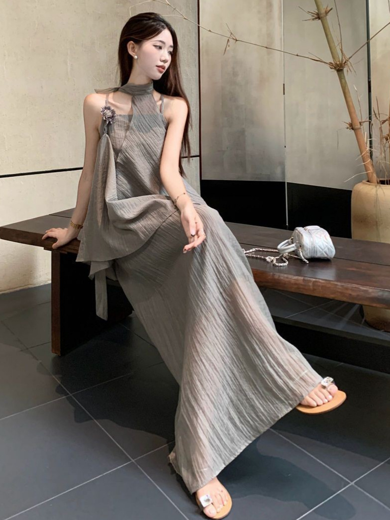 Cool and Relaxed Style Outfit Set, French Vacation Style, Gentle Halter Neck Top, Super Fairy-Like Suspender Dress