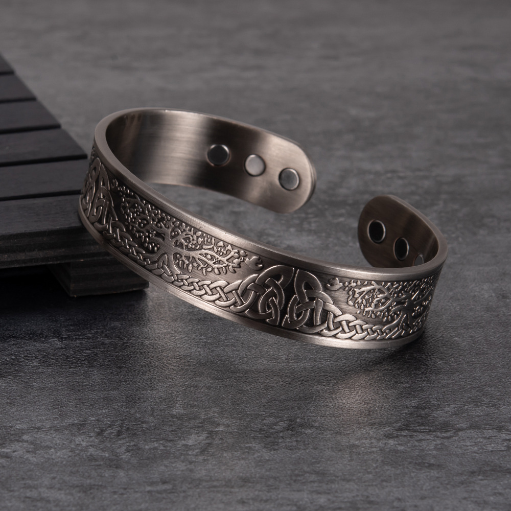 Daily Occasion Copper Material Solid Color Pattern Vintage Style Cool Style Solid Color Copper Magnetic Men'S Bangle Men Cuff & Bangle