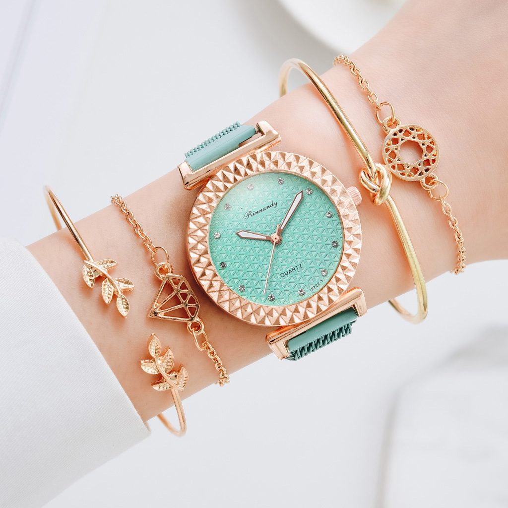 Casual Geometric Magnet Buckle Quartz Women's Watches display picture 9