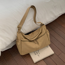 �¿ɫб���ͨ�چμ����ڴ��p�����e������Ů��������������