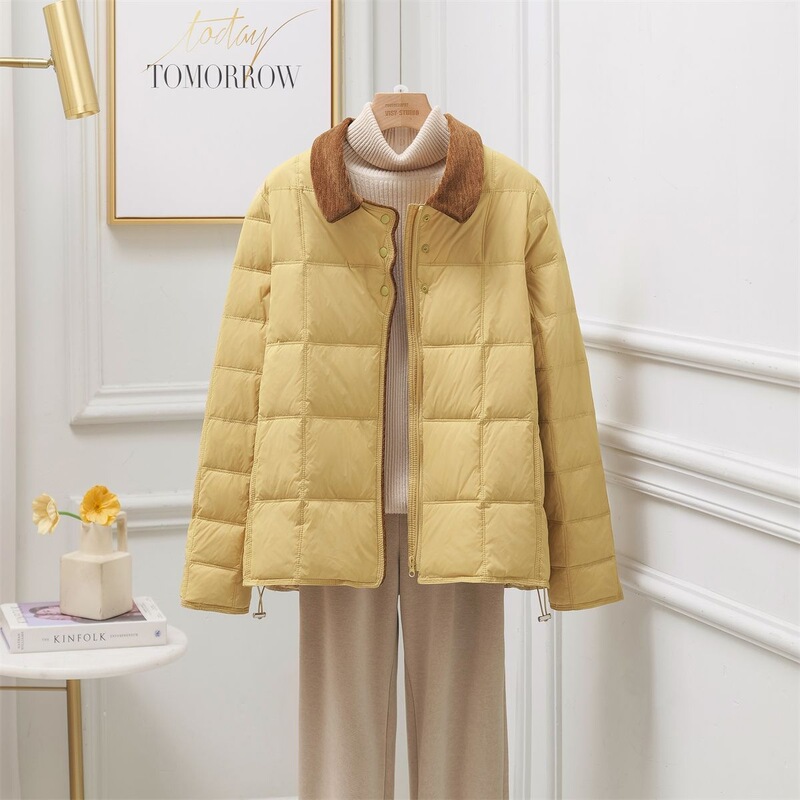 Autumn and winter lightweight down jacket for women, short style with a small collar, fashionable, suitable for petite figures, simple design, retro, lightweight, and trendy outerwear