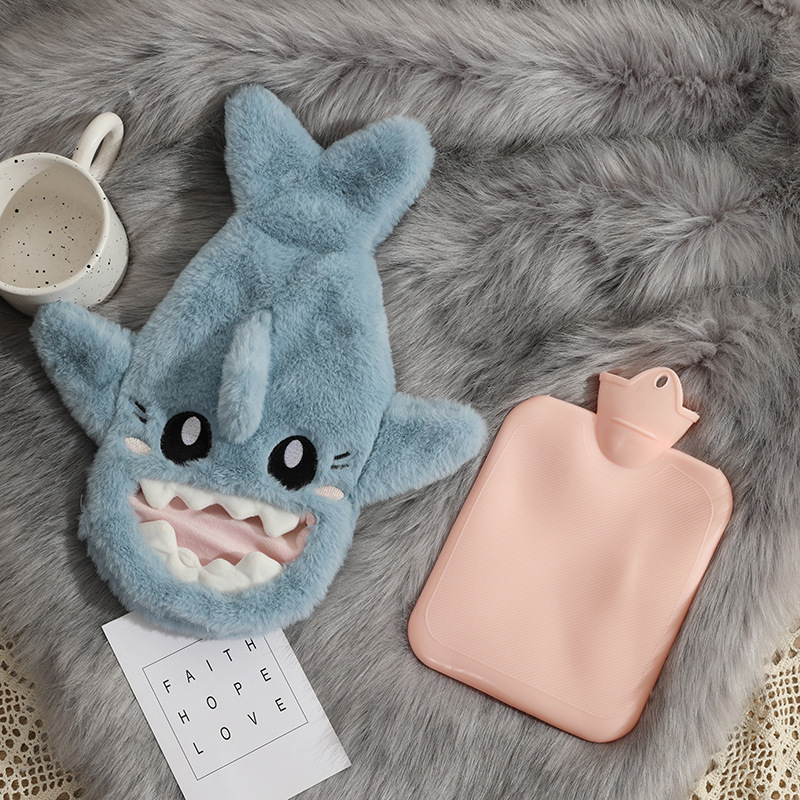新しいかわいいアニメのぬいぐるみが手に入れた注水湯たんぽ卸売りは防爆pvc湯たんぽを厚くして分解して洗うことができる|undefined