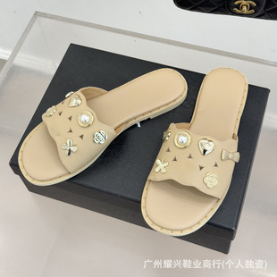 �¿���ٻ�����ЬŮ ���⴩ƽ��һ���� С���L�������~�ݑ�����