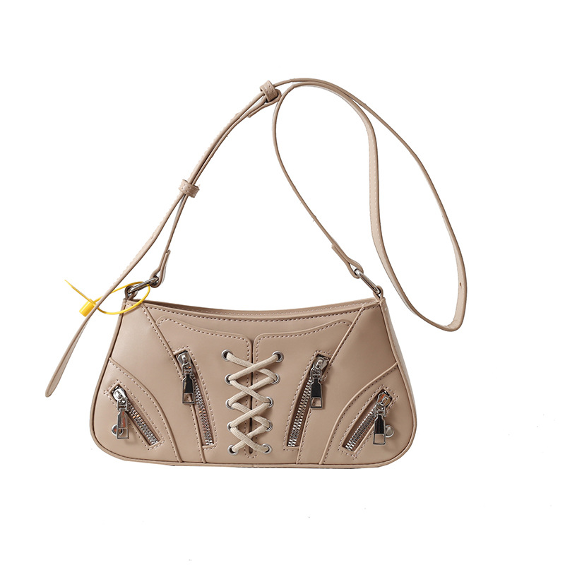 Bolso bandolera transfronterizo femenino 2024 nuevo estilo personalidad chica caliente estilo remache bolso de axila moda bolso bandolera de un solo hombro