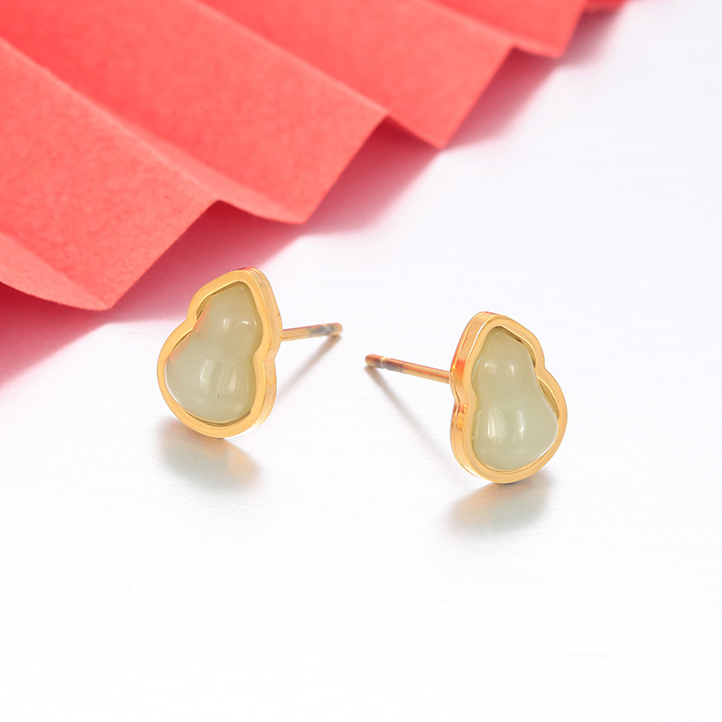 Xuping nuevo estilo chino imitación de jade calabaza pernos de orejas de nicho simple acero inoxidable 24k color ligero lujo atmósfera auriculares al por mayor