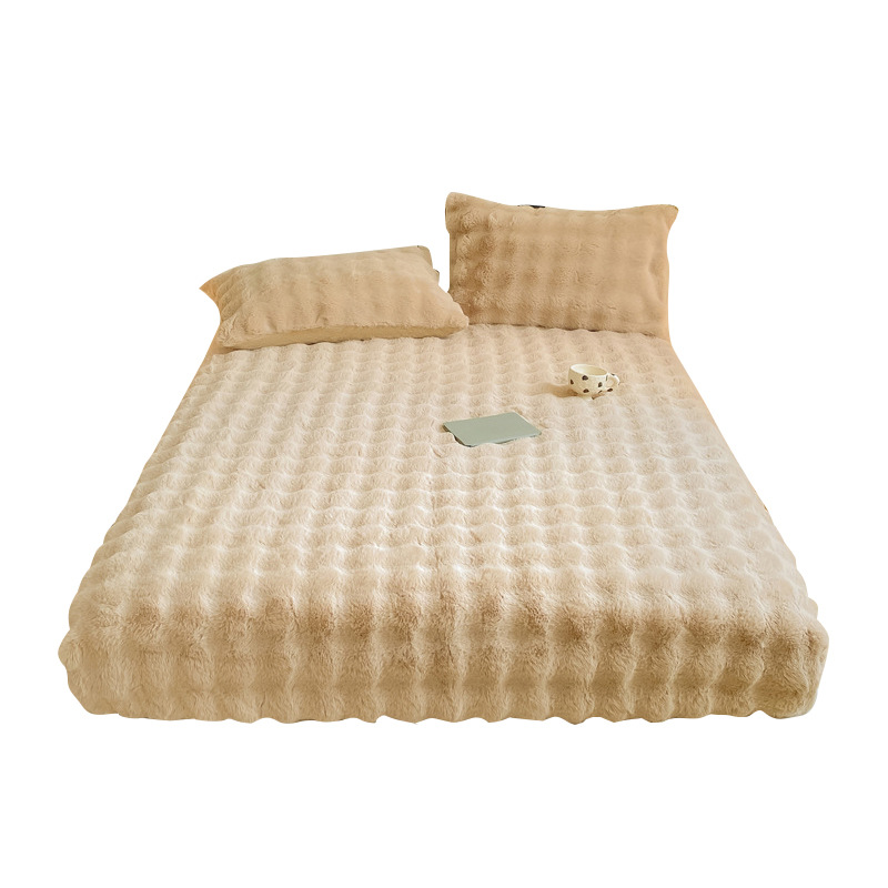 Invierno leche de cama de terciopelo grueso con tres piezas de colchón de terciopelo de coral cálido hogar cubierta de protección de colchón de terciopelo de coral para una sola persona más cubierta de edredón