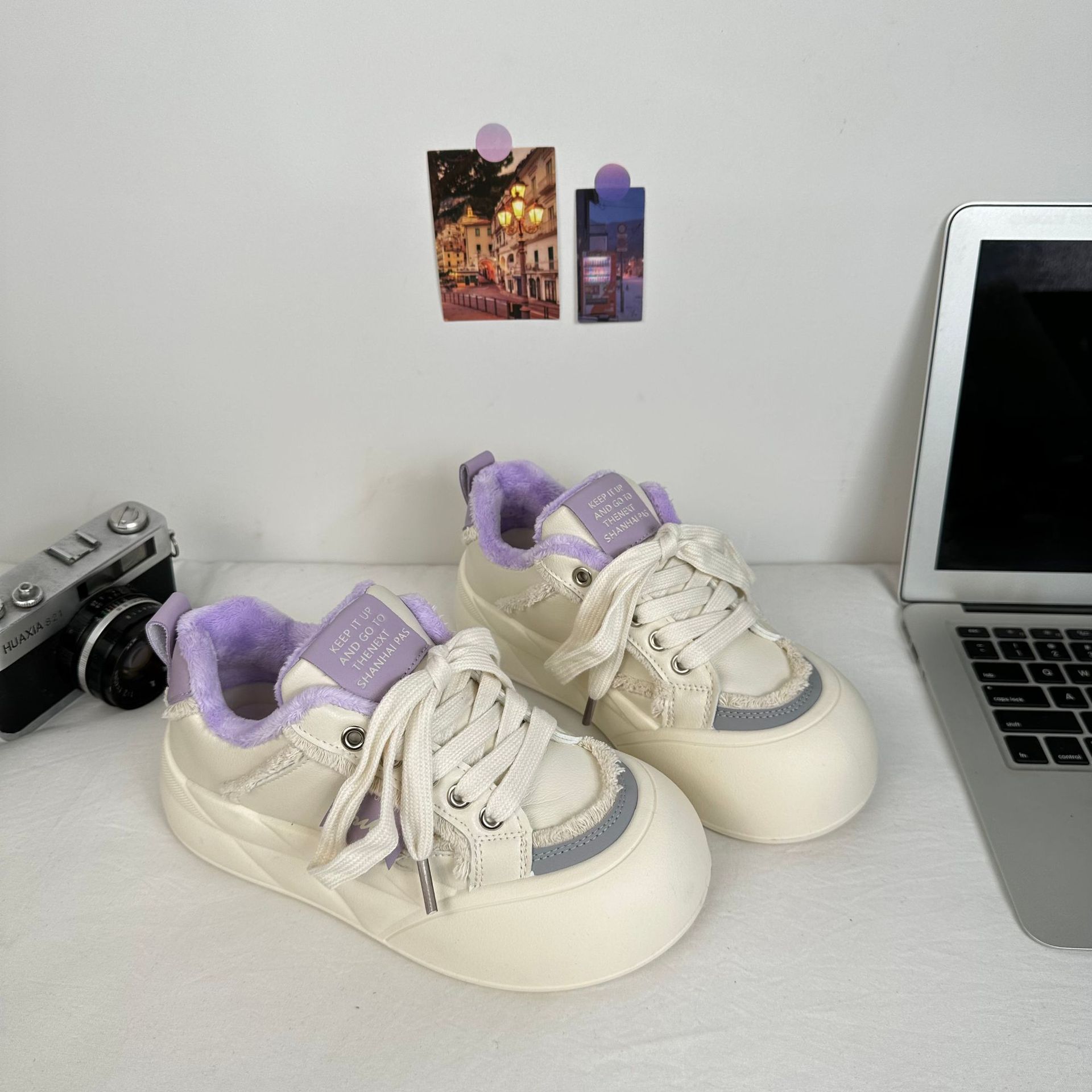 Yuanbo2024 invierno estudiantes calentamiento de algodón zapatos de mujer de suela gruesa de altura baja con zapatos de lana de estilo coreano