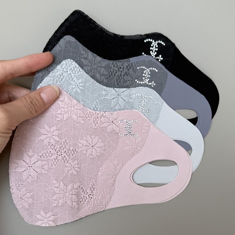 2025 New Summer Mask Lace Sunscreen Mask Thin Section Enlarged Women's Eye Protection Elastic High Appearance Light and Thin