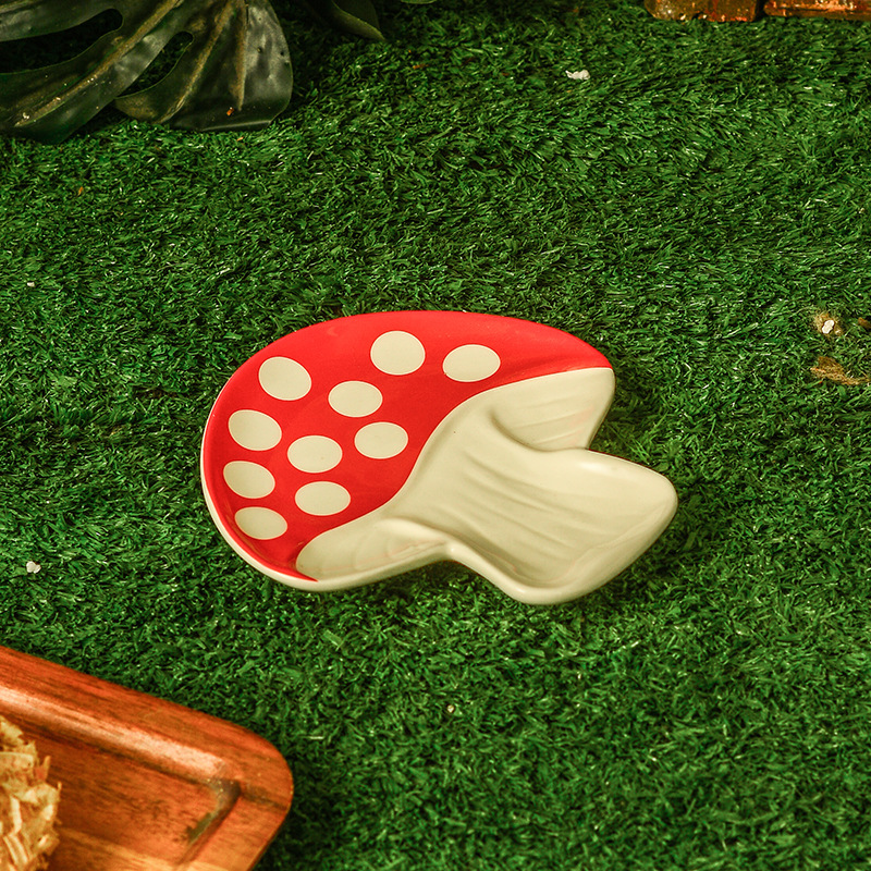 Corazón de una niña taza de hongos rojos cubierta encantadora cubierta de cubierta esmalte de color puede microondas taza de cerámica de alto valor para el hogar