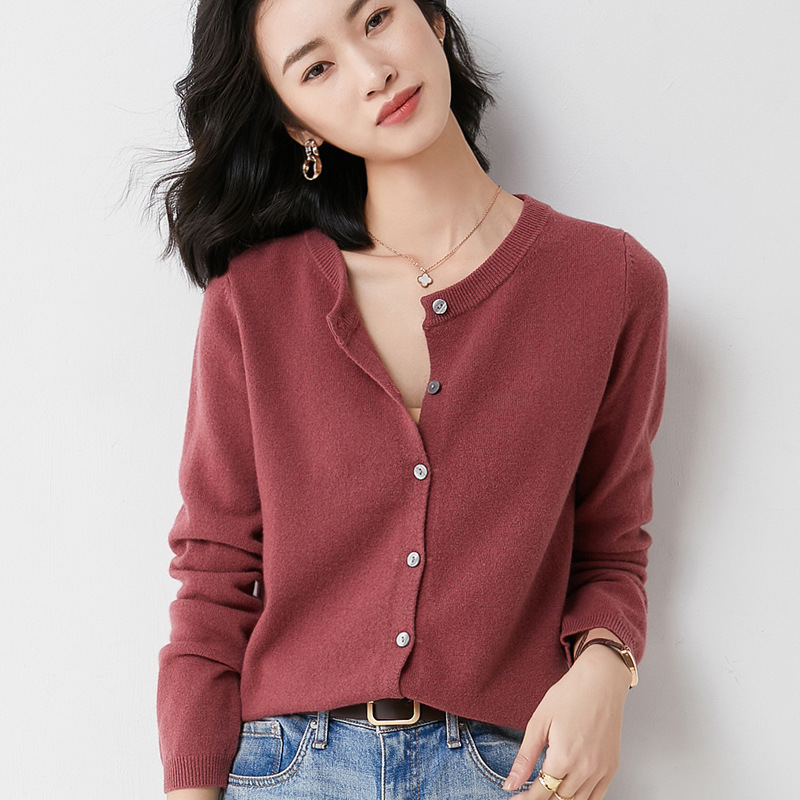 A generation of new autumn sweater women's round neck cardigan loose short base sweater Joker small coat