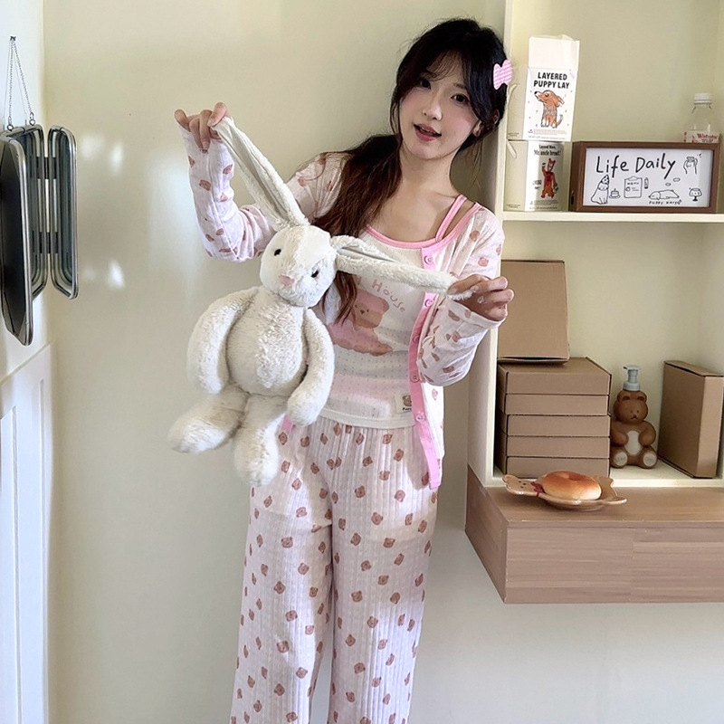 Spring and Autumn New Style Baby Pink Plaid Bear Print Three-Piece Set with Suspenders, Long Sleeves, and Long Pants, Suitable for Outerwear and Home Wear for Girls Spring and Autumn New Style Baby Pink Plaid Bear Print Three-Piece Set with Suspenders, Long Sleeves, and Long Pants, Suitable for Outerwear and Home Wear for Girls