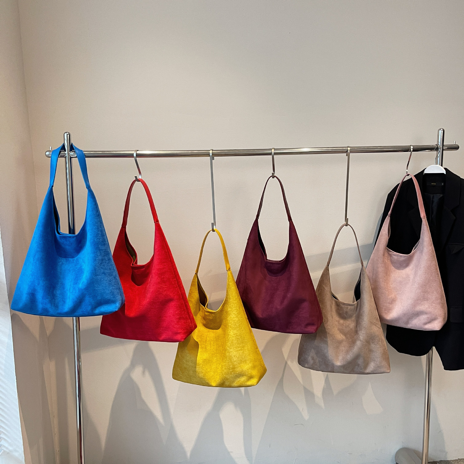Retro Soft Suede Bread Bag For Women 2026 New Spring Trendy Large Capacity Shoulder Bag Fashion Bucket Bag