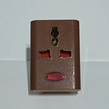 工厂批发欧规法规家用旅游转多功能插座有指示灯欧规转换插头电源