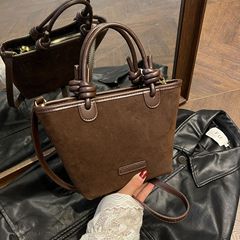 小众麂皮绒包包女2025秋冬新款韩版时尚斜挎包百搭手提单肩水桶包
