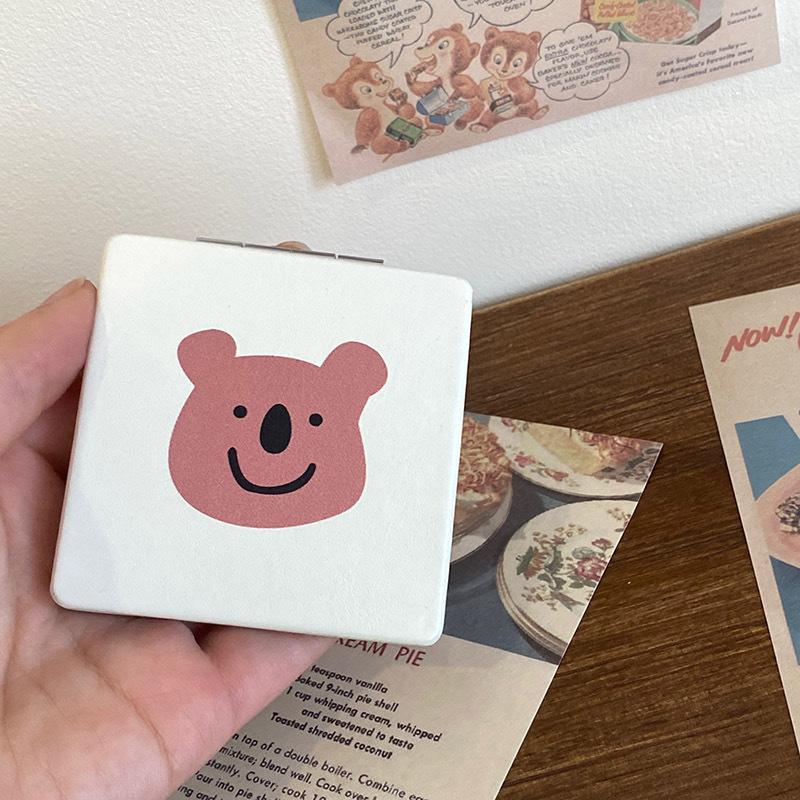 Lindo espejo pequeño Sanrio Kulomi espejo de maquillaje portátil de alto valor espejo de maquillaje portátil dormitorio de estudiantes espejo de maquillaje plegable