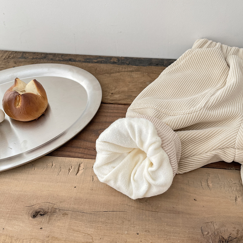 INS pantalones de bebé Otoño e Invierno estilo coreano bebé atado al tobillo forrado de lana engrosado pantalones casuales Invierno Pantalones cálidos para niños moda