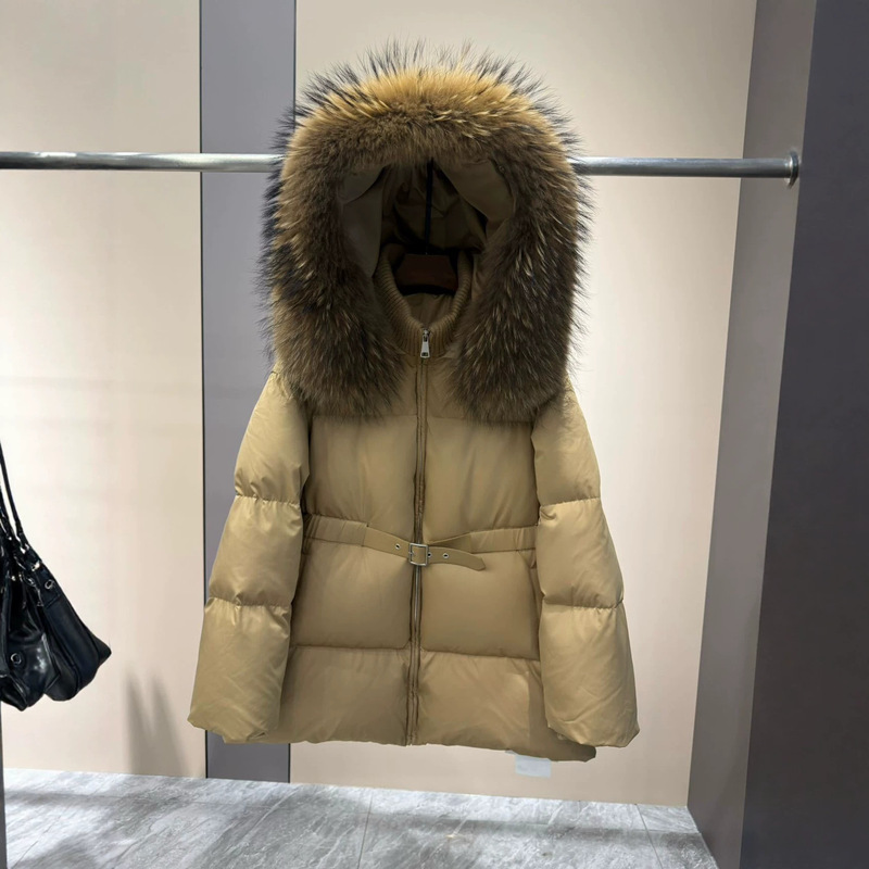 Winter Hot-Selling Hooded Goose down Jacket with Oversized Raccoon Fur Collar, Cinched Waist, Mid-Length, Thickened, and Warm Coat Winter Hot-Selling Hooded Goose down Jacket with Oversized Raccoon Fur Collar, Cinched Waist, Mid-Length, Thickened, and Warm Coat