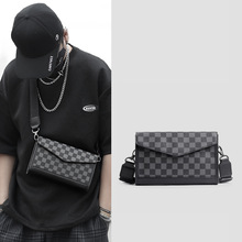 新款格纹单肩包休闲韩版男士潮流时尚小方包斜挎包男街头邮差包潮