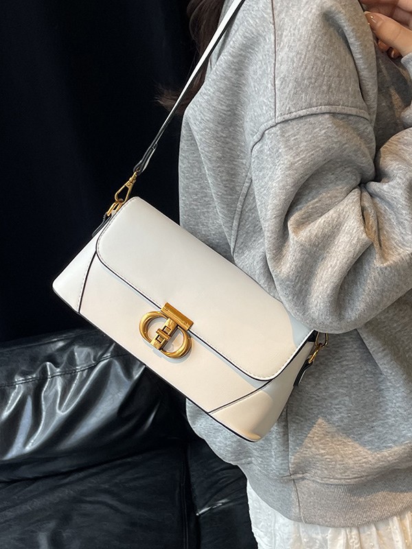 Bolsos para mujer 2025 nueva tendencia transfronteriza moda bolso cuadrado pequeño de un solo hombro sentido de alta gama bolso de mensajero con cerradura de hardware exquisito