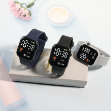 新款电子手表学生党高颜值小方块LED数字显示休闲时尚看时间手表