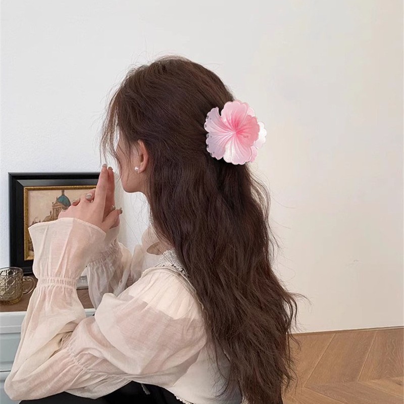 Haibin Holiday Flower Horquilla Island Holiday Estilo de vacaciones Color hibisco Pinza de agarre de flor de hibisco en la parte posterior de la cabeza Pinza de tiburón horquilla