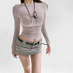 ギャルのカドシャンの基礎モデルのセクシーな修身tシャツの女性の2024春秋はやせている砂時計の腰の長袖の綿の底のシャツを現します。