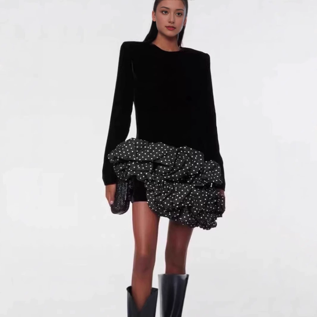 Пятно 2024 Европейский и Американский трансграничный высококачественный новый темперамент имитация ацетатного бархата, сшитое тонкое платье бедра