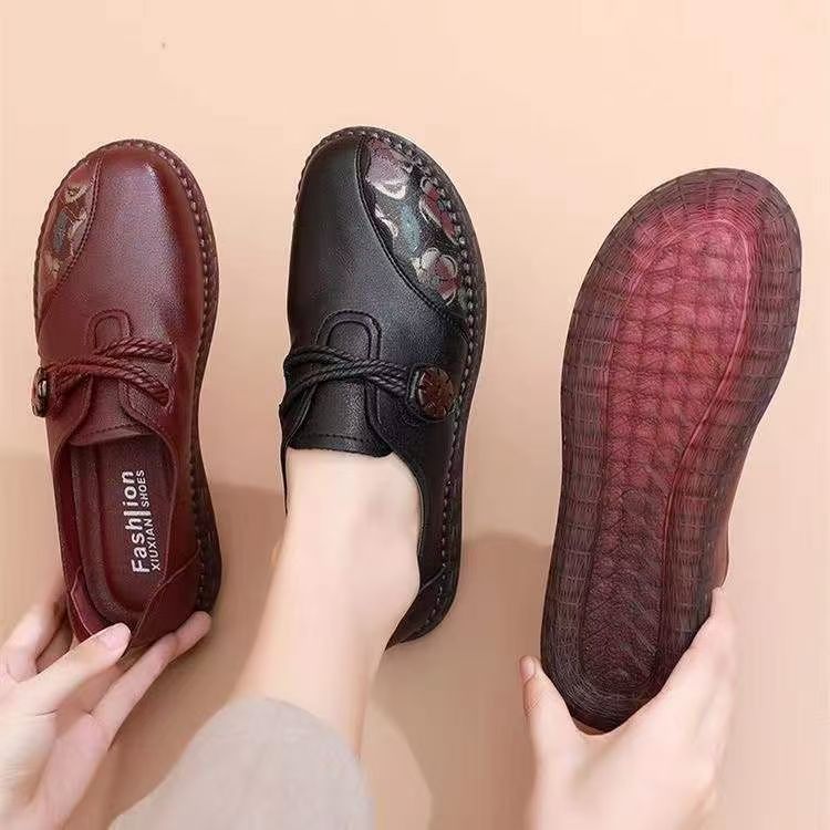 2026 nuevos zapatos de madres con suela plana, zapatos de cuero con suela suave, zapatos de abuela, zapatos antideslizantes para mujeres mayores