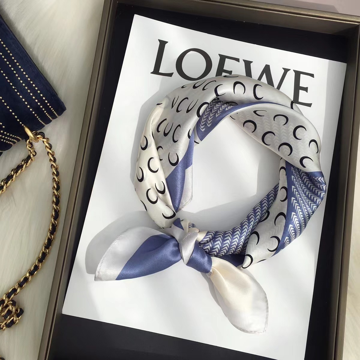 2025 nuevo estilo bufanda de seda mujer 70x70 bufanda cuadrada primavera y otoño moda todo fósforo camisa profesional traje bufanda de etiqueta delgada