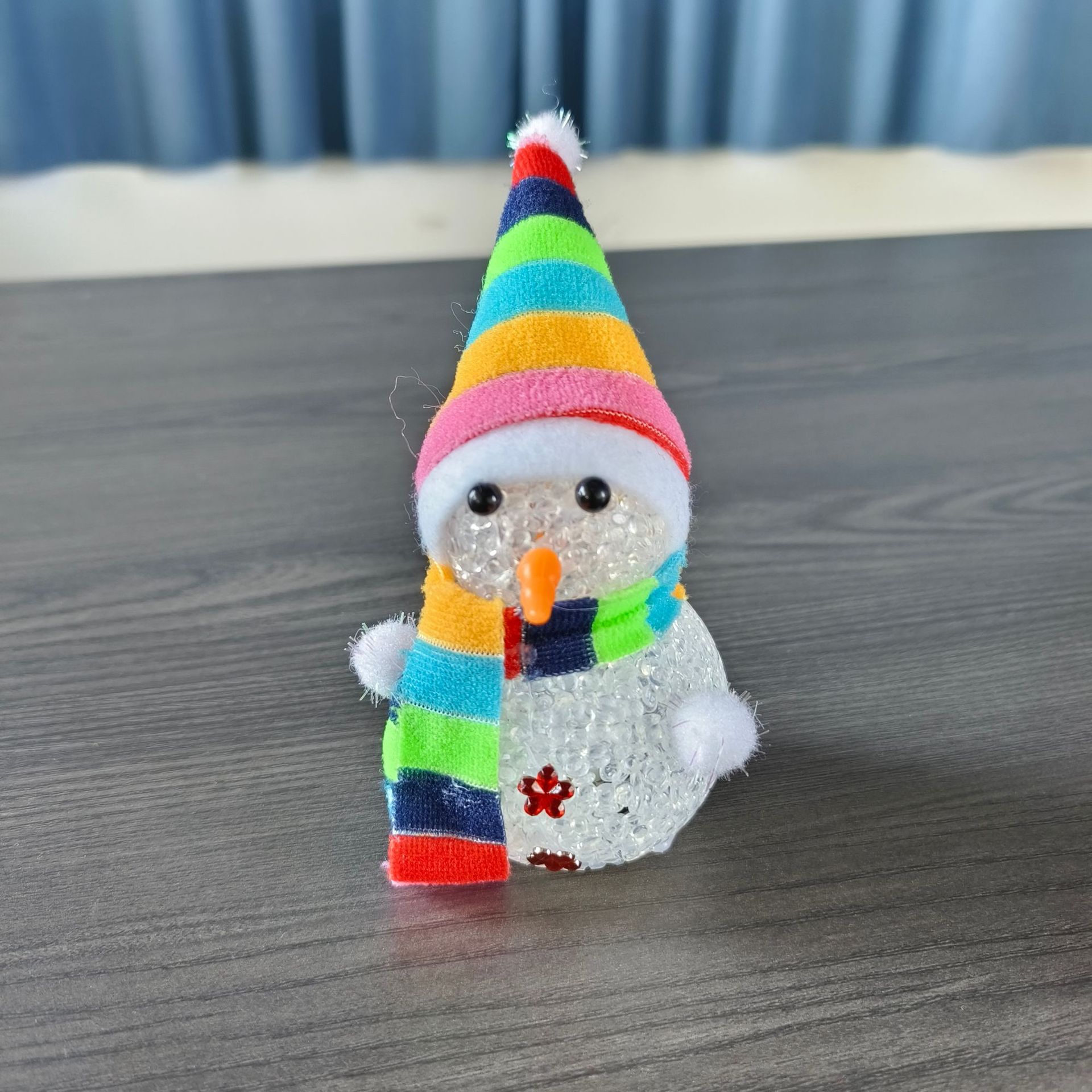 Transfronterizo luminoso muñeco de nieve decoración de Navidad   Muñeca de nieve de plástico de cristal luminoso y colorido