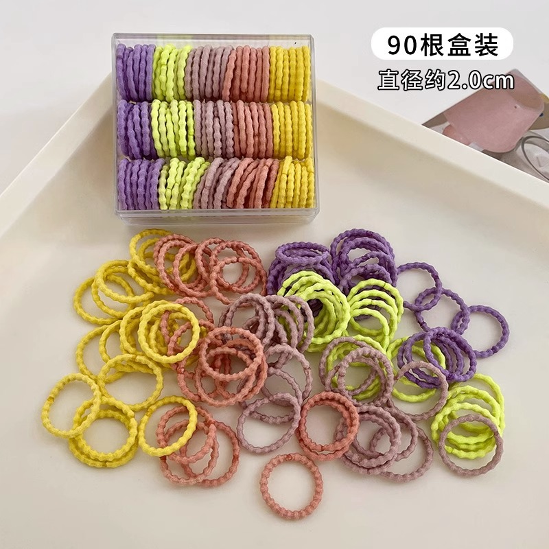 3 #90 piezas de bambú mezcladas en cinco colores.