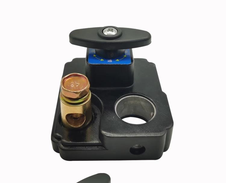 Car 12v battery power-off switch 24v large truck power main switch knife digger agricultural vehicle pure copper modification