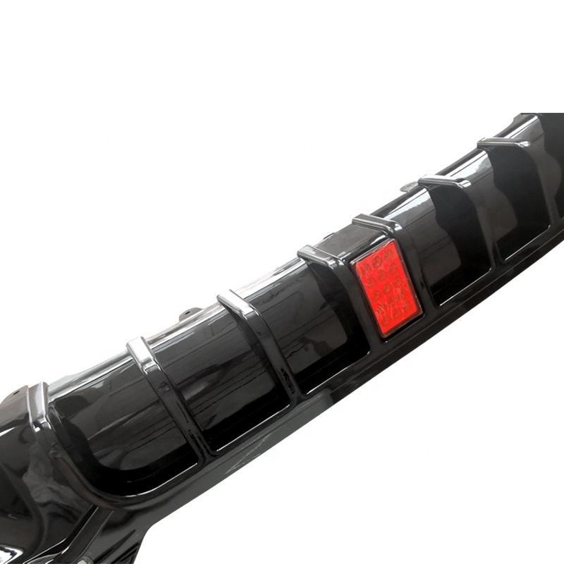 Suitable for BMW X3 rear lip G01, modified rear lip in glossy black, 2021 model, with lights and tail lip spoiler