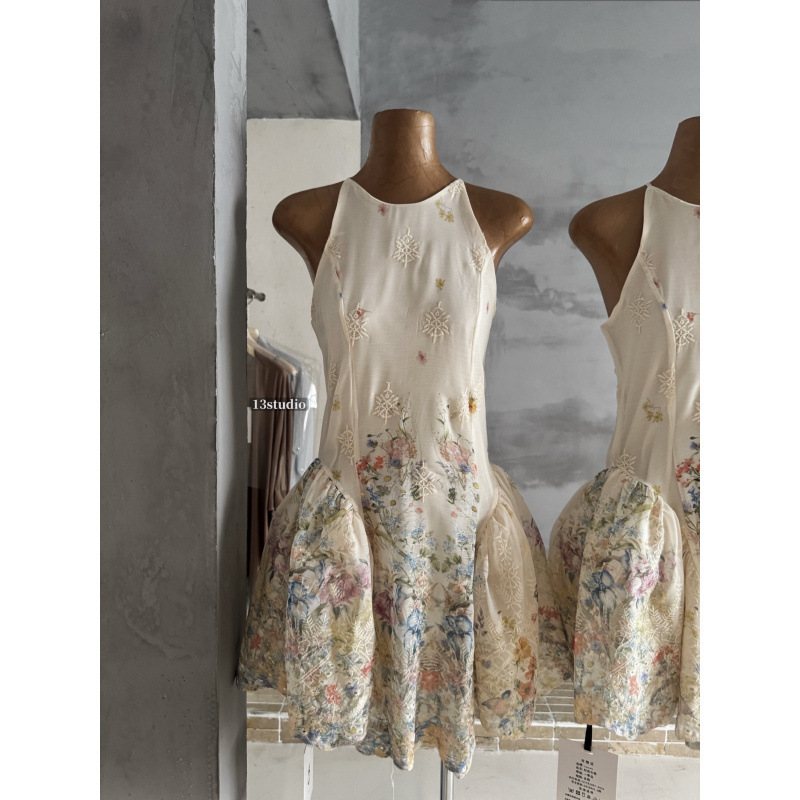 Schnei Alice's Dreamland Halter Neck Dress for Women, Spring/Summer Design with Printed Vacation Style and Waist-Cinching Design Schnei Alice's Dreamland Halter Neck Dress for Women, Spring/Summer Design with Printed Vacation Style and Waist-Cinching Design