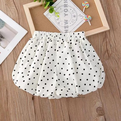 Shorts for girls, children's summer wear, thin version, middle and small children's stylish polka dot lantern pants, for girls to wear outside.