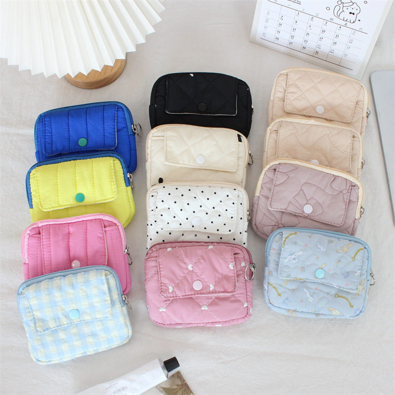 Cartoon Quilted Floral Bluetooth Headphone Bag Mini Portable Card Holder Id Storage Bag Carry-On Key Coin Purse