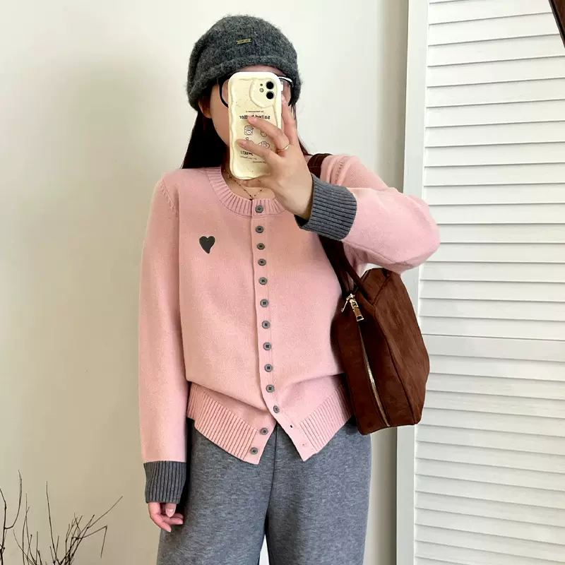 大码女装撞色长袖上衣女刺绣爱心外套2025冬款胖mm针织开衫23255