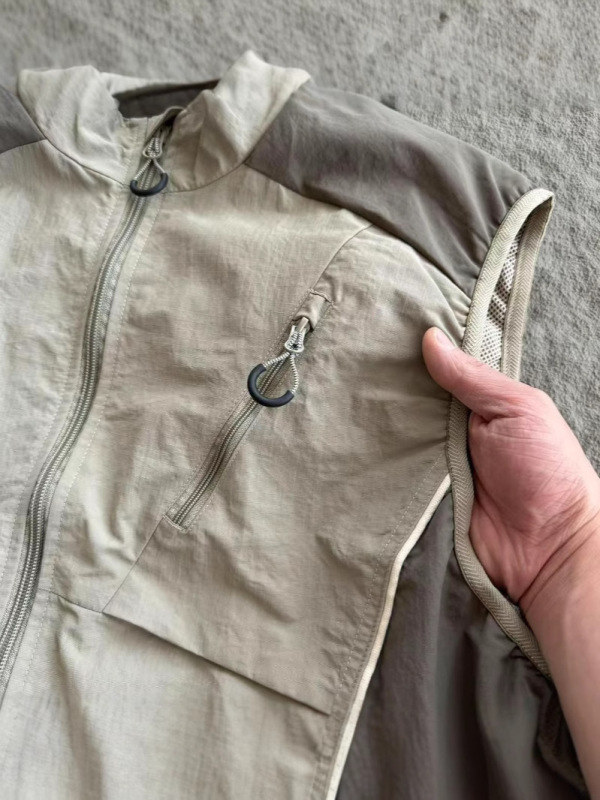 25 新しいアウトドアサイクリングと登山スポーツ作業服大きなポケットマウンテンスタイルカラーブロックスタンドカラーカップルスタイル多用途ベスト|undefined