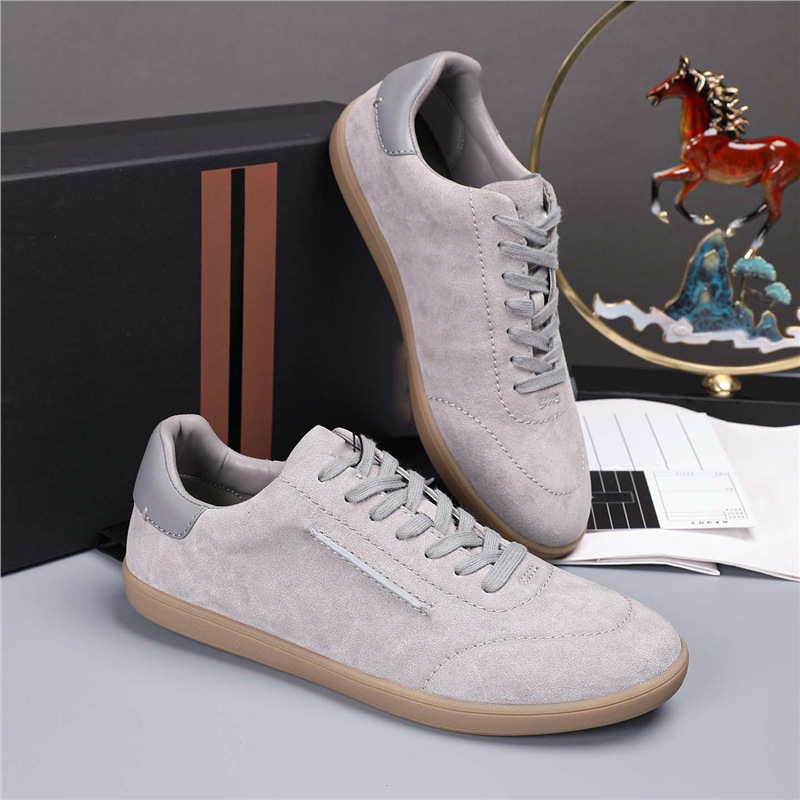 Nuevos zapatos de cuero transpirables de hombre europeos, zapatos cómodos de cuero esmerilado, zapatos de entrenamiento alemanes de todos los días, zapatos casuales, zapatos retrógrados, moda.