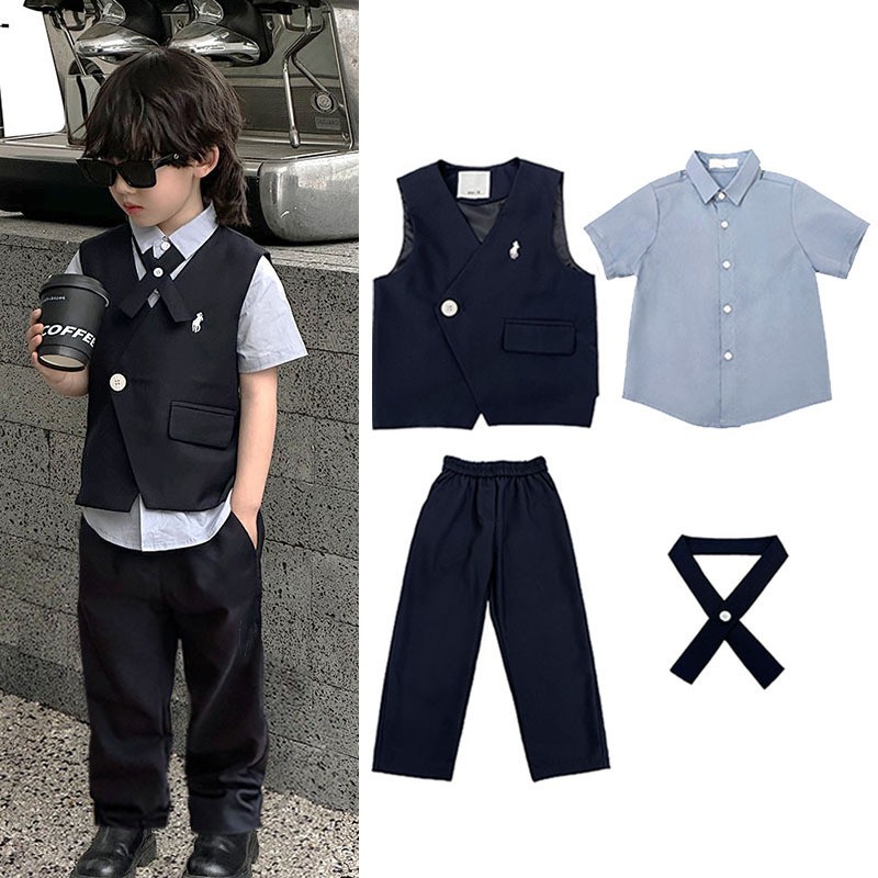 Синий жилет, штаны, синяя рубашка, галстук-бабочка