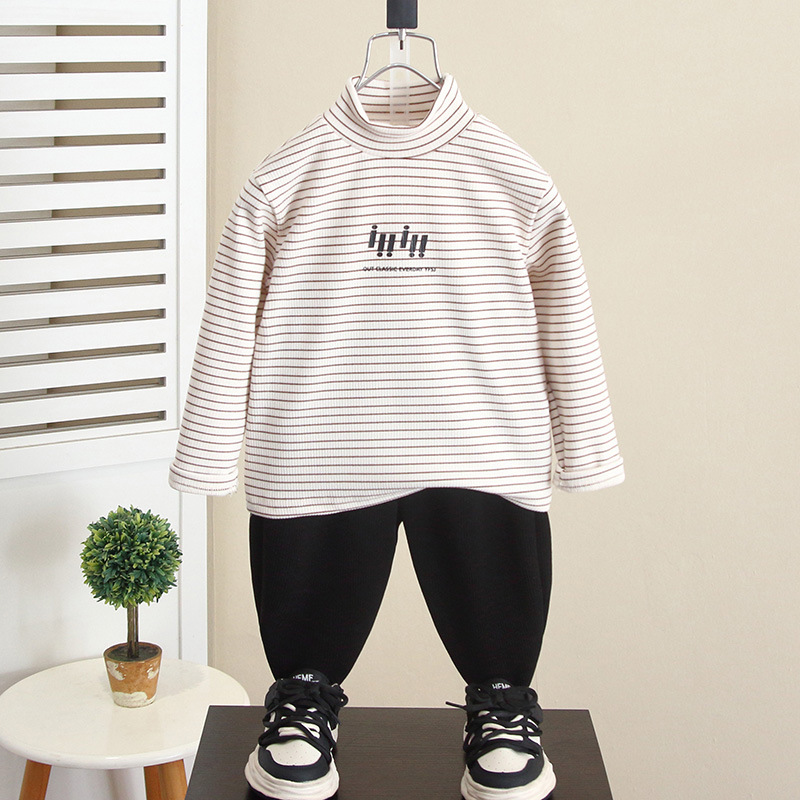 6701 camisa de fondo para niños otoño e invierno cuello medio alto para niños terciopelo alemán con 2024 nuevo top de manga larga a rayas para bebés